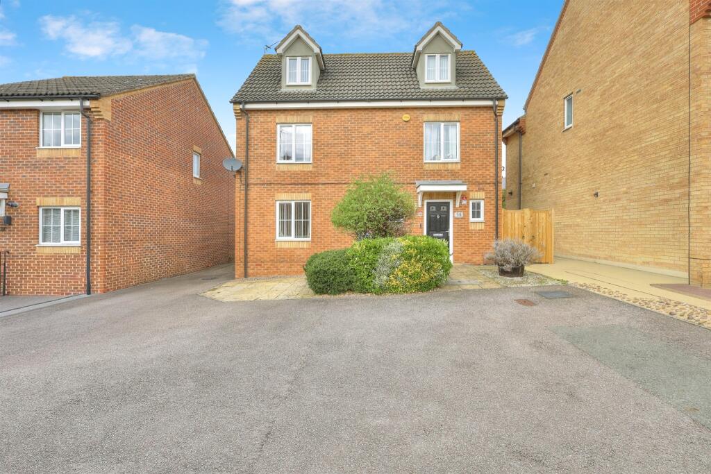 5-bed detached on Maye Dicks Road, Rushden, £380,000