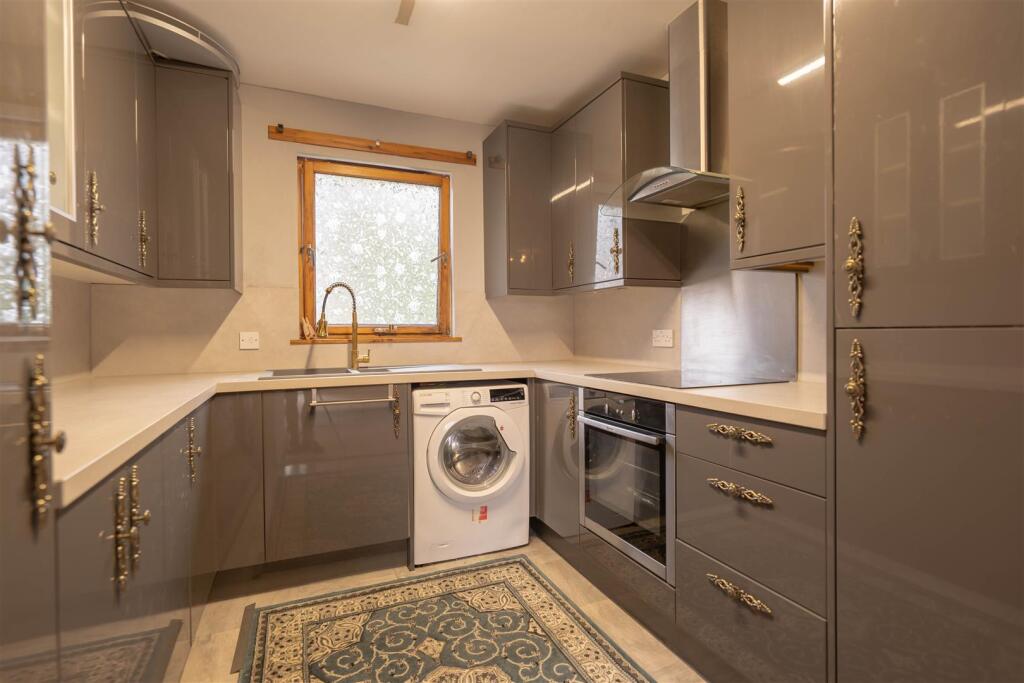 Apartment in Perth - View 3