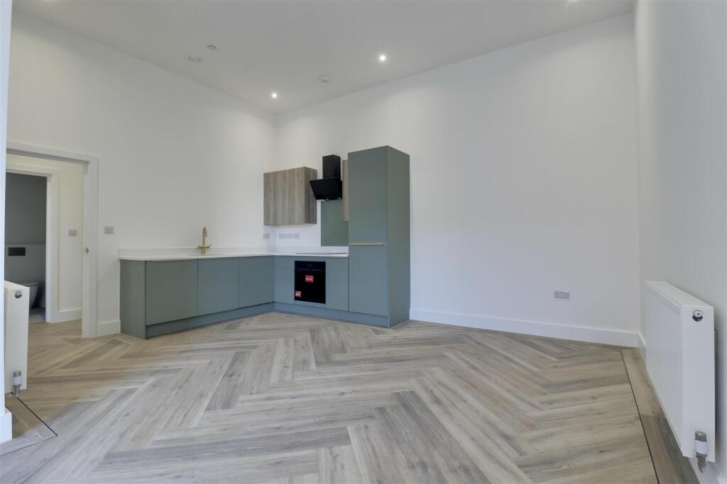 Apartment in Portsmouth - View 2