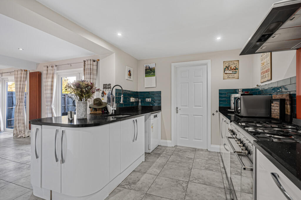 House in Vale of White Horse, Chilton - View 4