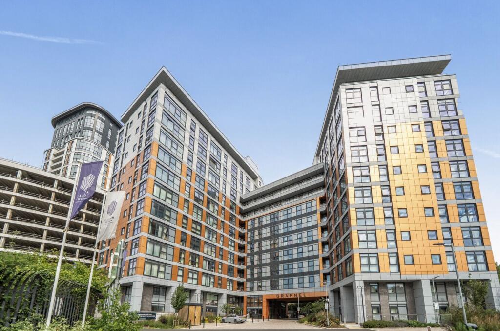 Main image of property: Grapnel Apartments, 31 Furness Quay, Salford, M50