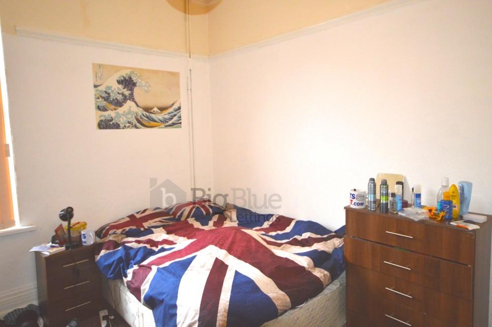 Chestnut Avenue, Prime Location, Hyde Park – další
