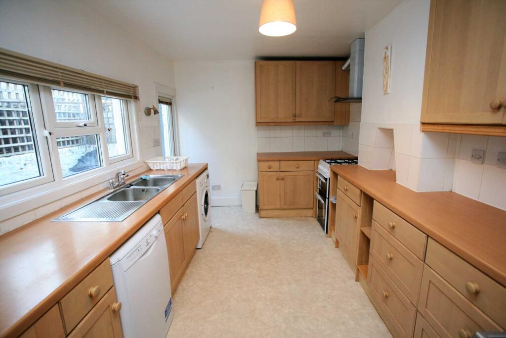 House in London - View 3
