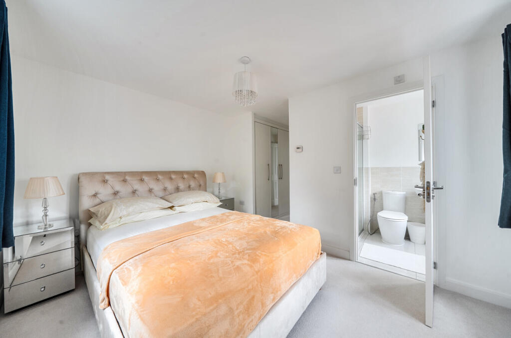 House in Wokingham, Montague Park - View 4