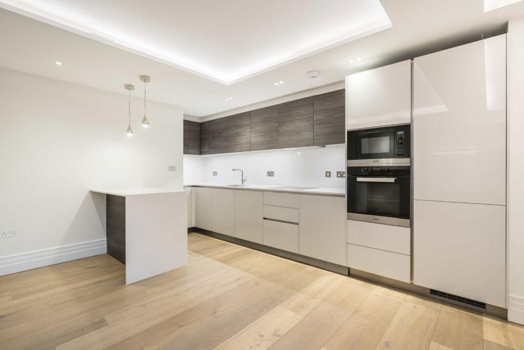 Apartment in London - View 2