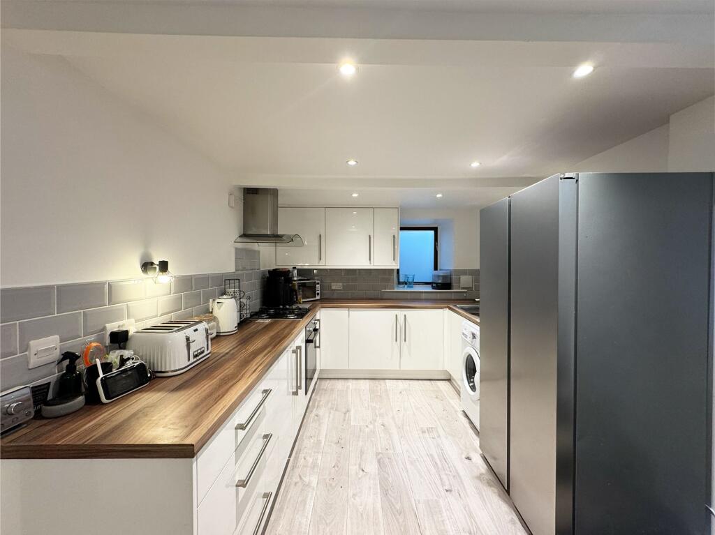 North Road, Kirkburton, HD8 photo 3