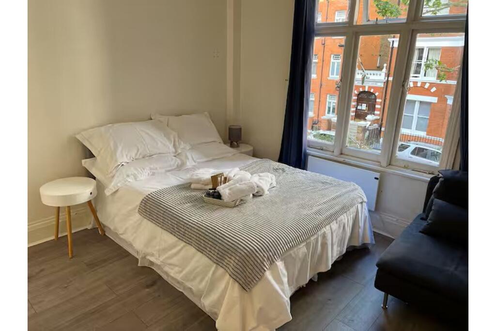 Main image of property: Cheniston Gardens, London, W8