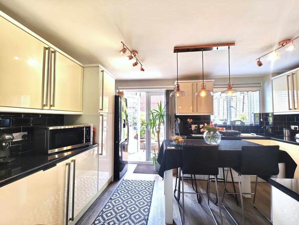 House in Dudley, Upper Gornal - View 4
