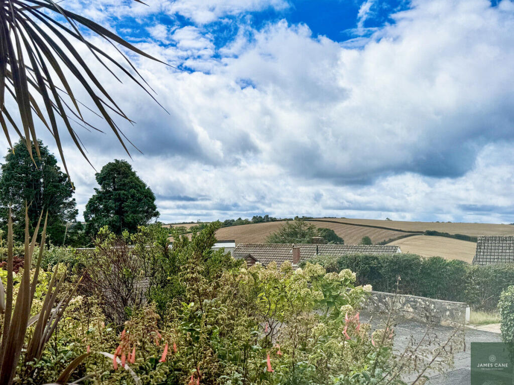 House in Truro, Trelowthas - View 3