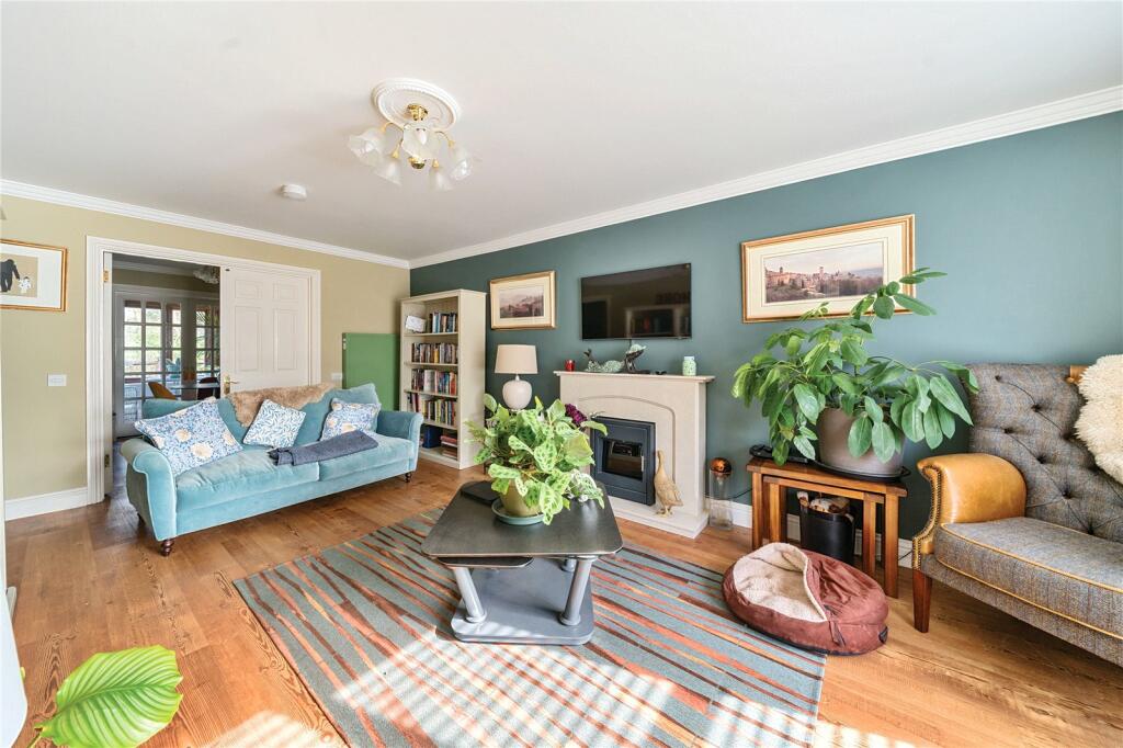House in Surrey Heath, Mytchett - View 3