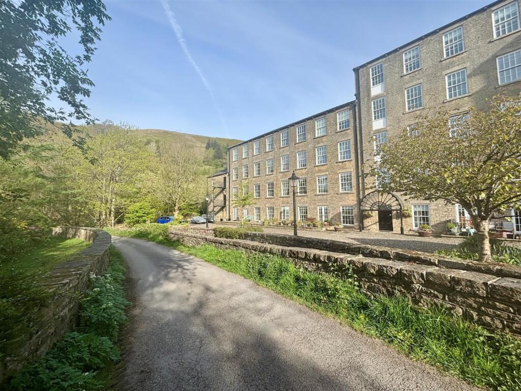 Main image of property: Slack Lane, Little Hayfield, High Peak