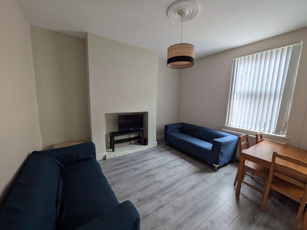 Main image of property: 4 Bed - Blantyre Road L15