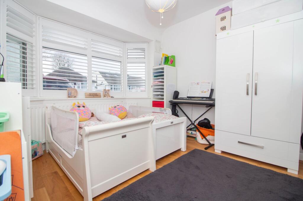 Compton Place, Watford, WD19 photo 3