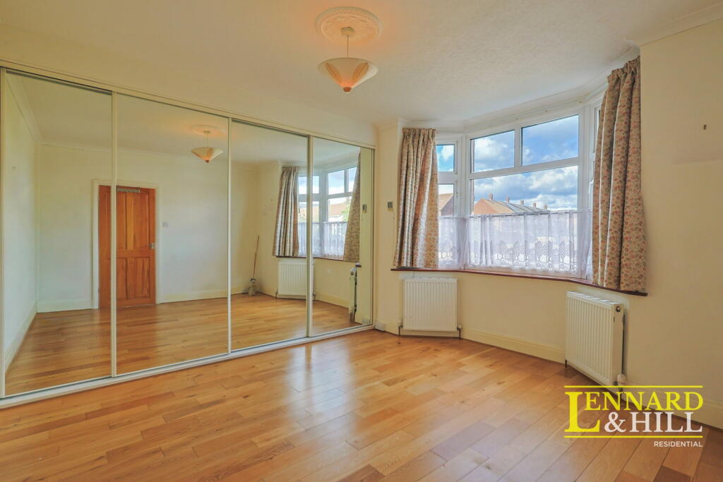 Long Lane, Grays, RM16 2PP photo 2