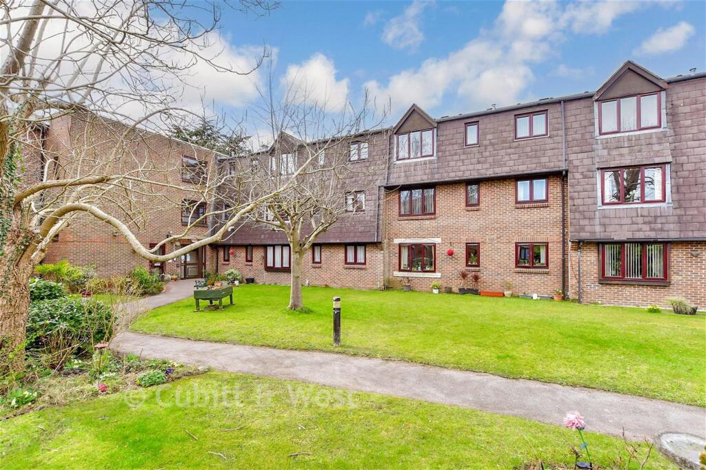 Main image of property: East Street, Havant, Hampshire