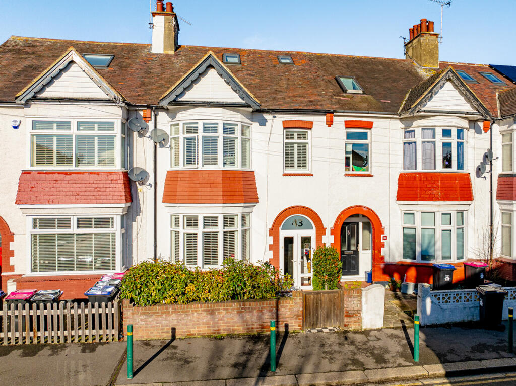 Main image of property: Ronald Hill Grove, Leigh-on-sea, SS9
