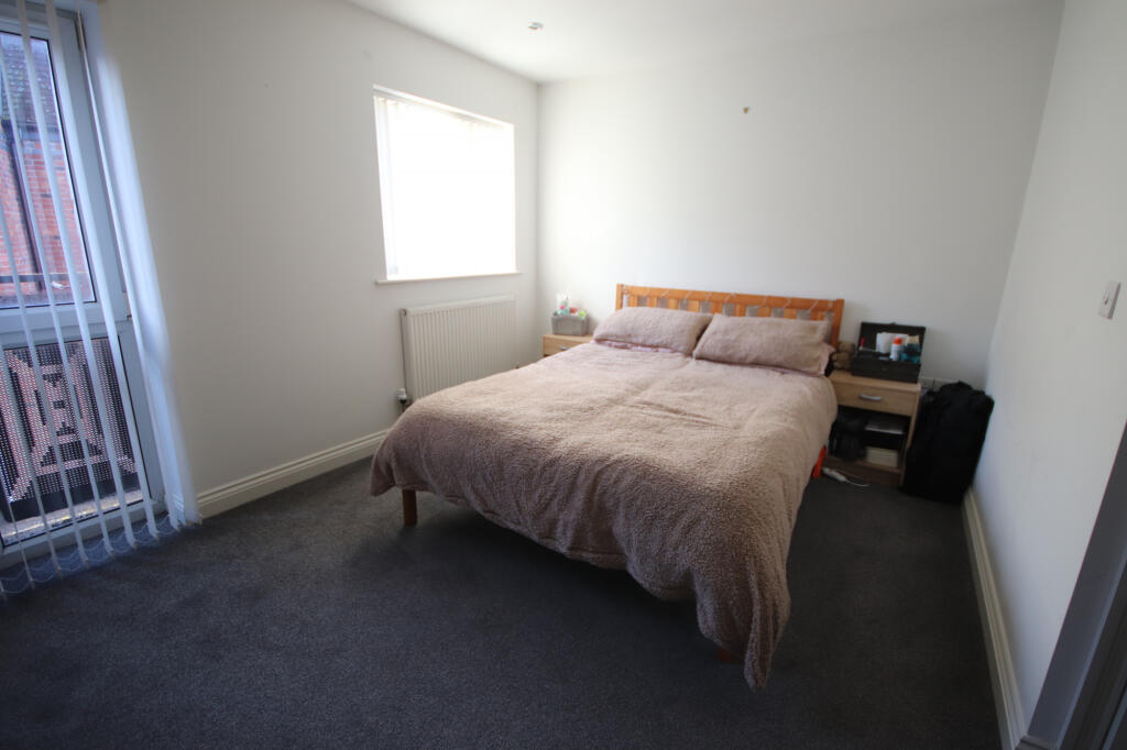House in Lincoln - View 5