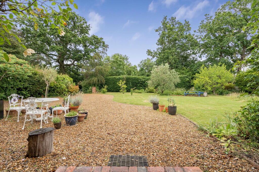 Maddox Lane, Little Bookham, KT23 - More