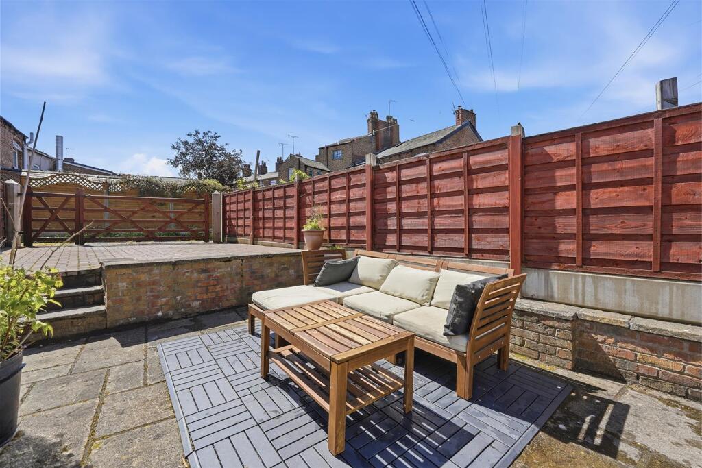 House in Macclesfield, Moss Rose - View 4
