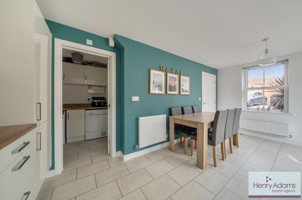 House in Portsmouth - More