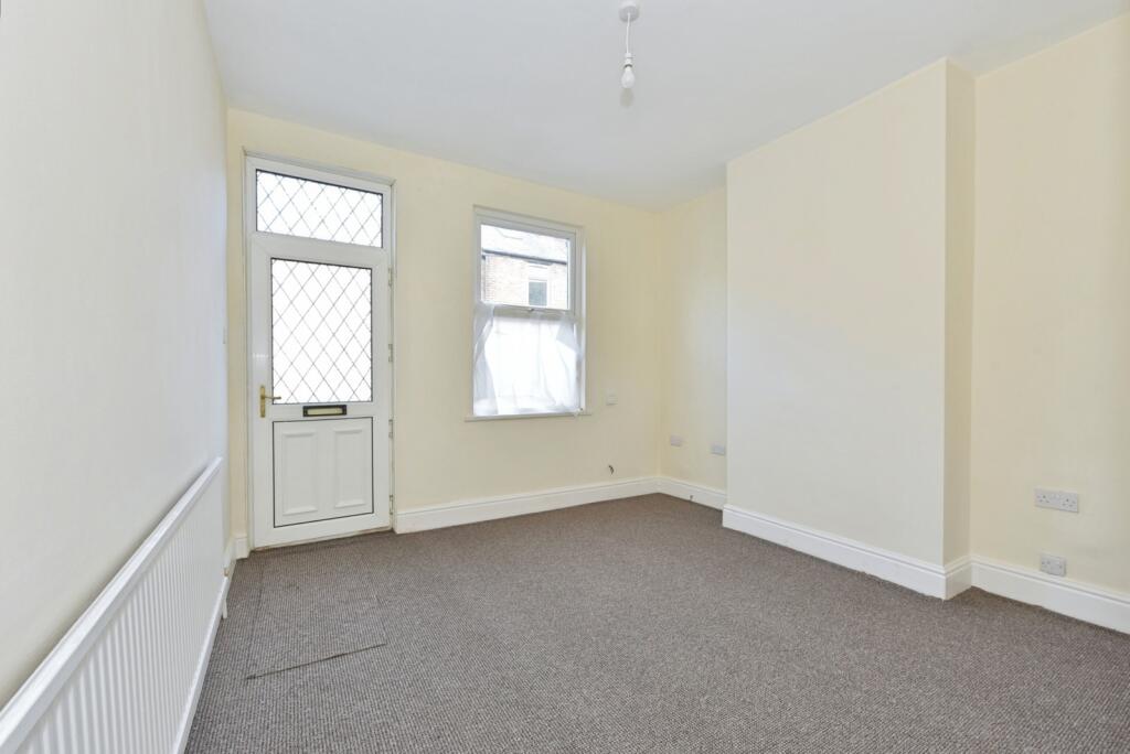 House in Rotherham, Clifton - View 3