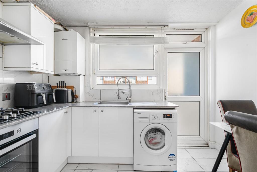 Apartment in London - View 5