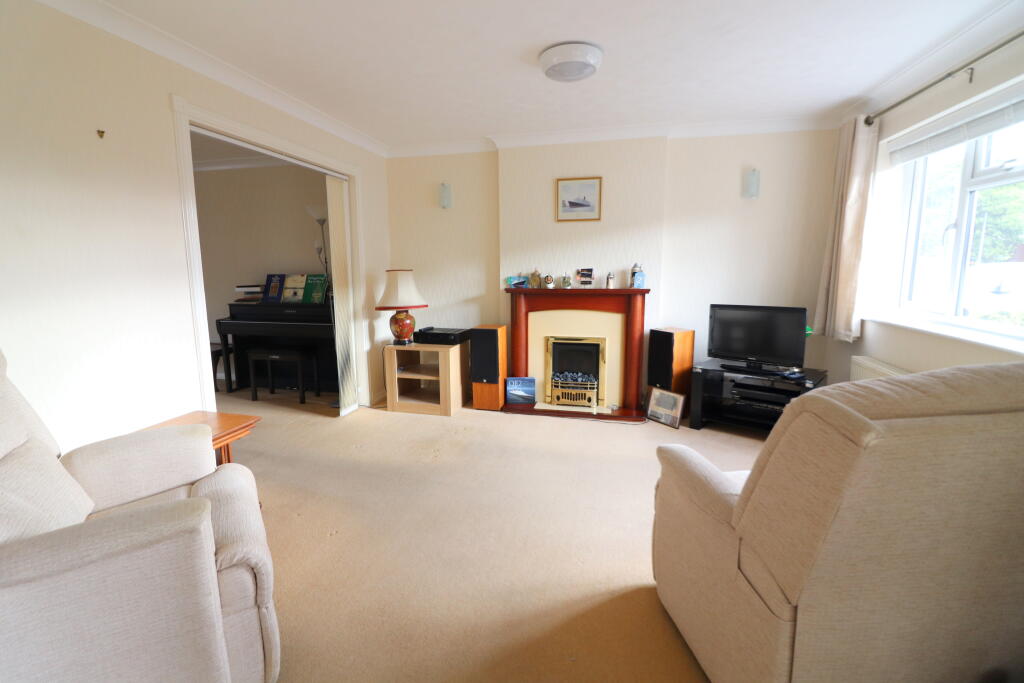 House in Luton - View 2
