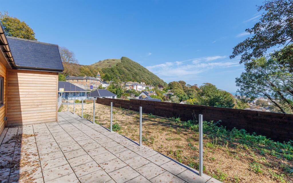 House in Ventnor, Isle of Wight - View 2