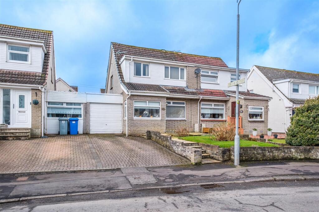 Main image of property: Spinningdale, Stonehouse