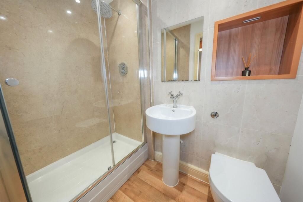 Worsdell Drive, Gateshead, NE8 photo 4