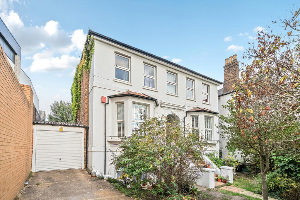 Apartment in London - View 5