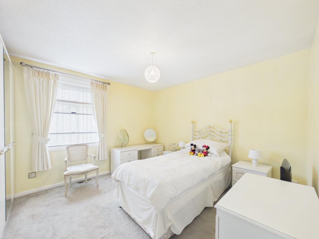 Apartment in Twickenham - View 4