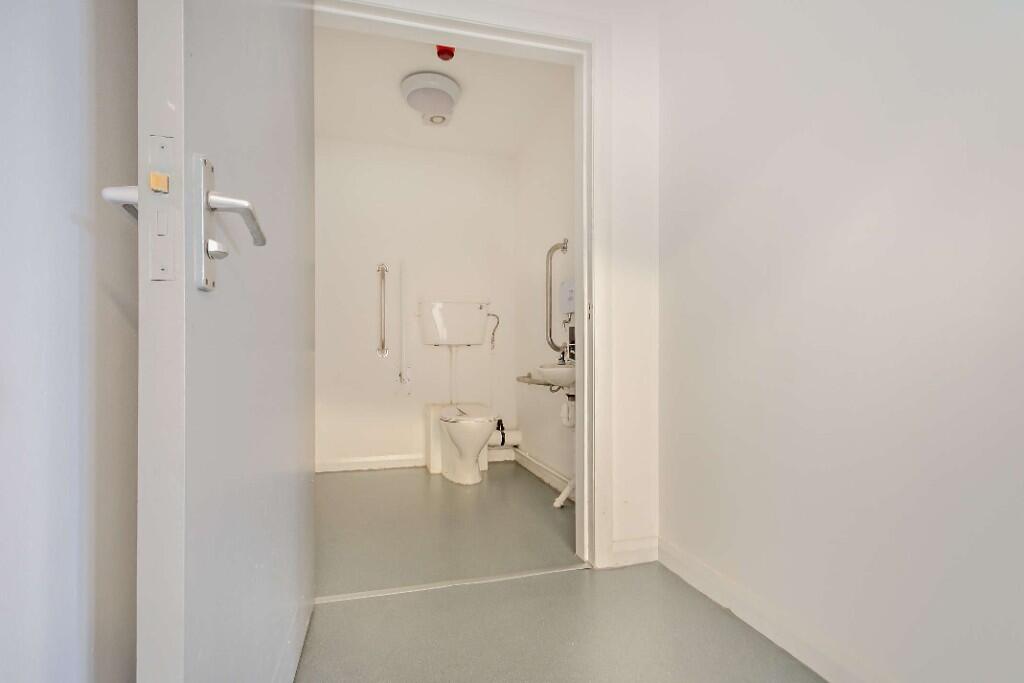 Additional image 9 of 19 Great Russell Court, Bradford, BD7 