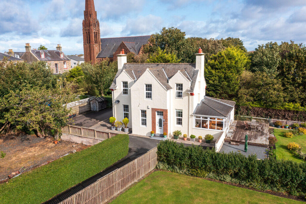 Main image of property: The Avenue, Girvan