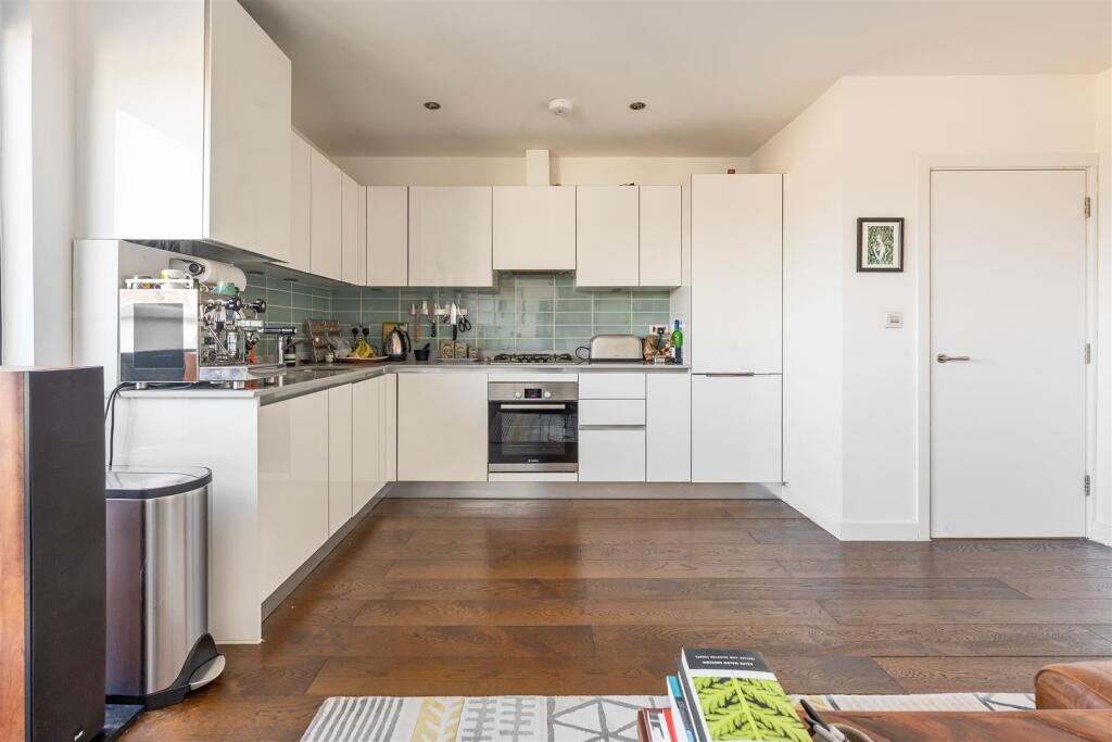 Apartment in London, Bethnal Green - View 4