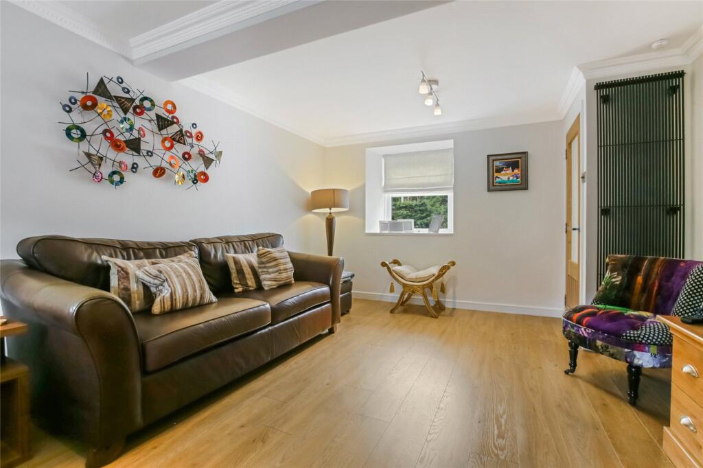 House in Glenmavis, Brackenhirst - View 3