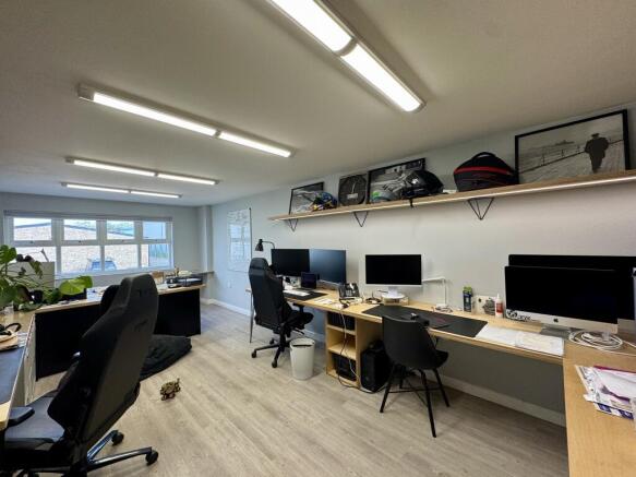 Photo 12
