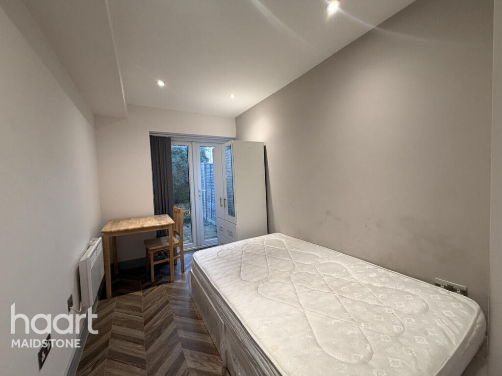 Main image of property: 3 Rawdon Road, Maidstone