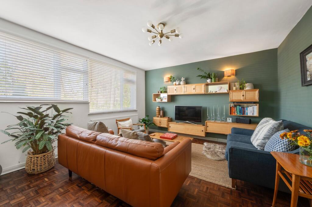Ridgemount, Weybridge, KT13 photo 3