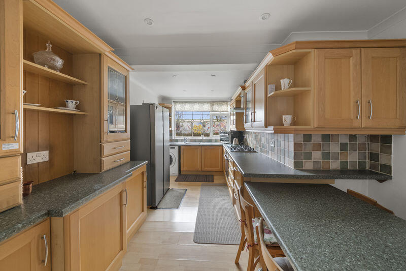 Doncaster Drive, Northolt photo 3