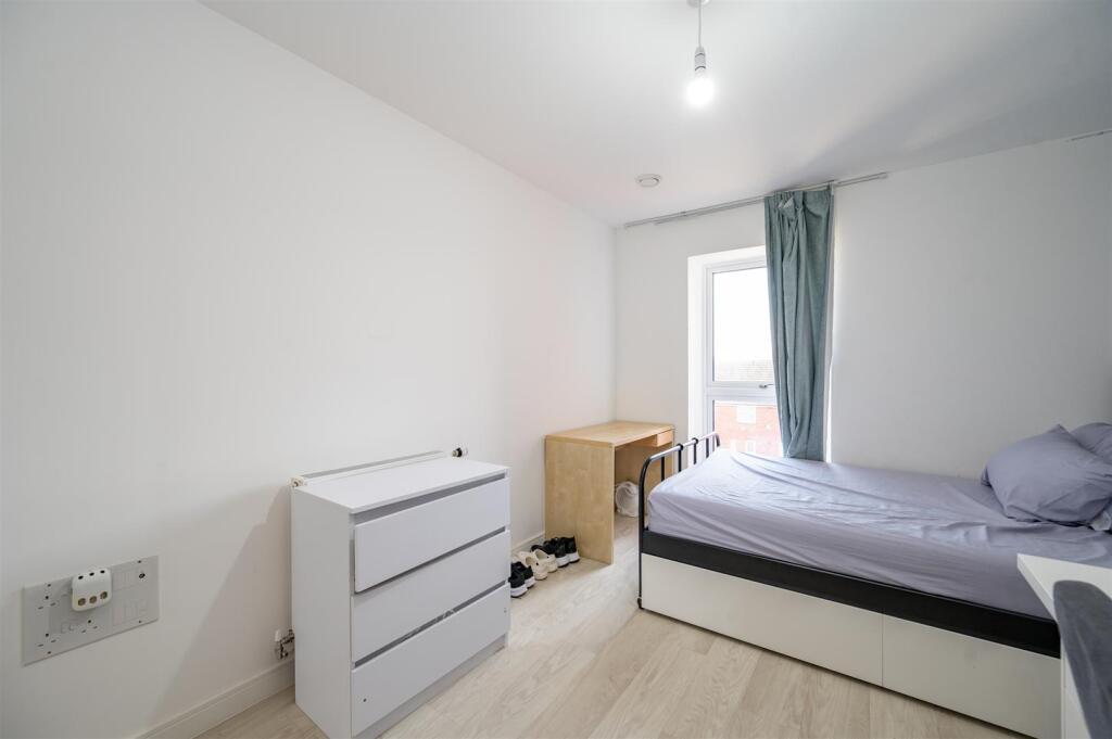 Apartment in Portsmouth - View 4
