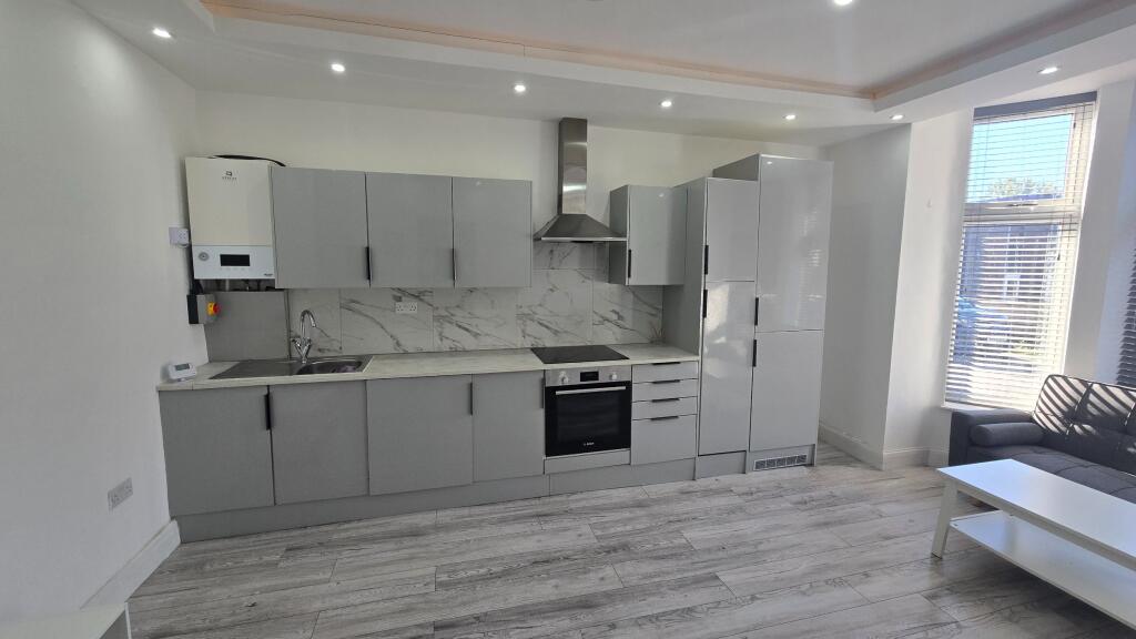 Apartment in Bury, Greater Manchester - View 2