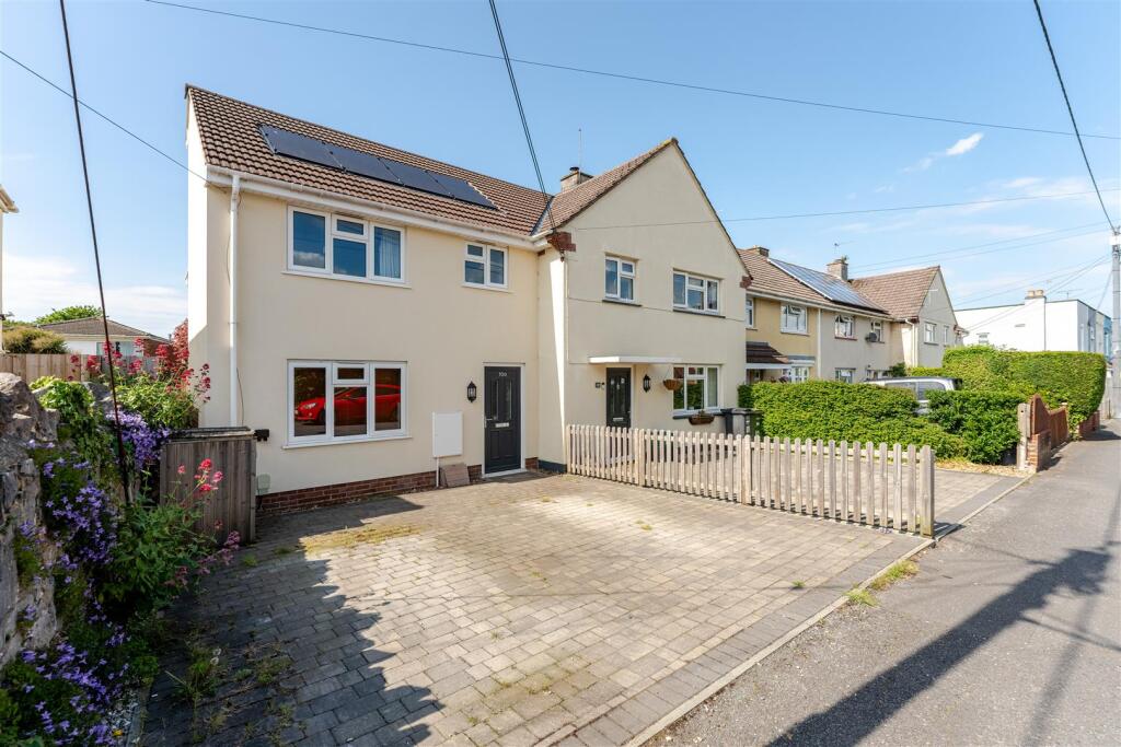 Well appointed home in a convenient Yatton setting