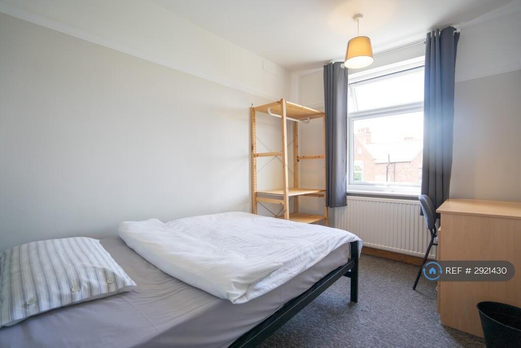 1 bedroom house share for rent