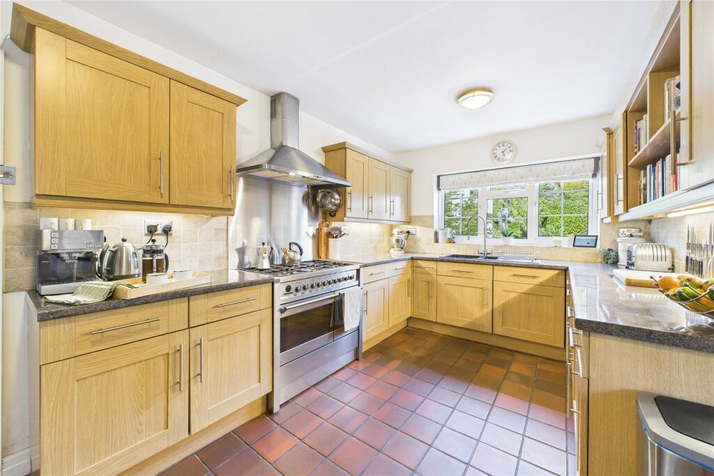 House in Wokingham - View 5