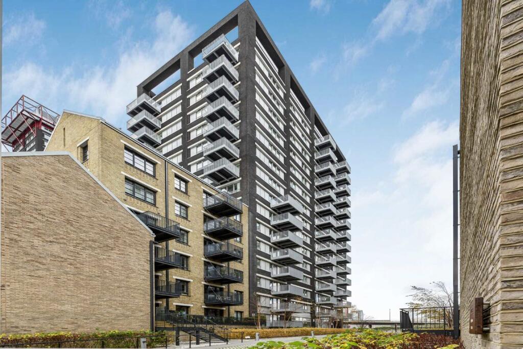 Main image of property: Goodluck Hope Walk, Canary Wharf