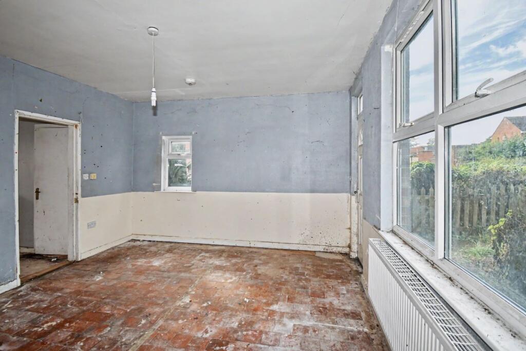 House in Wakefield, Hemsworth - View 3