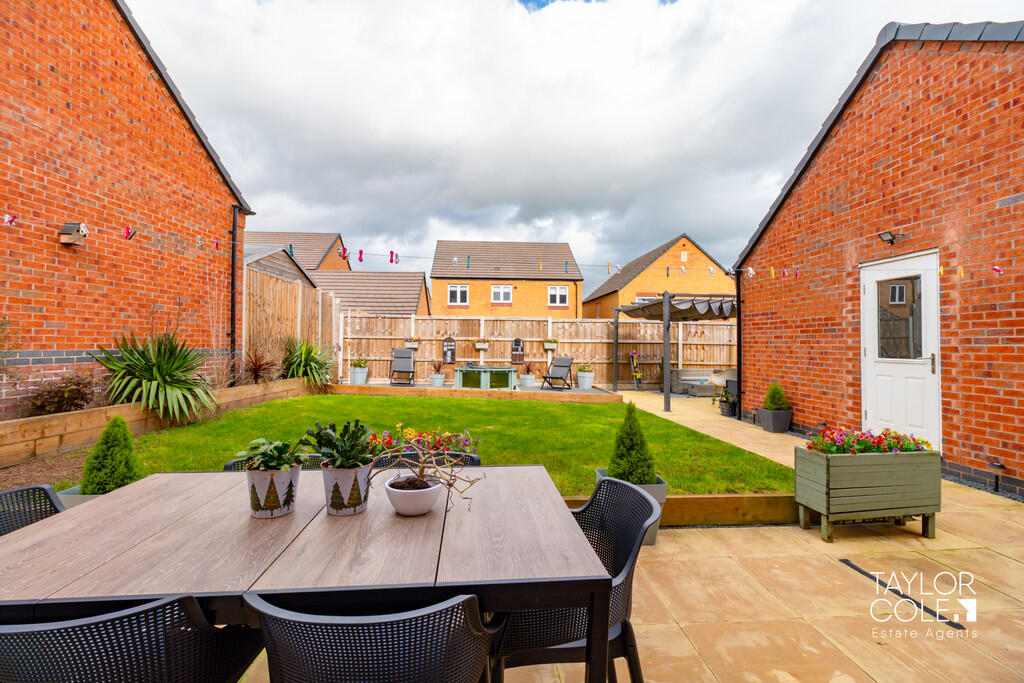 Additional image 24 of Narcissus Close, Tamworth