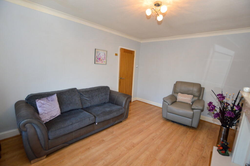 Gloucester Avenue, Golborne, WA3 3NB photo 5