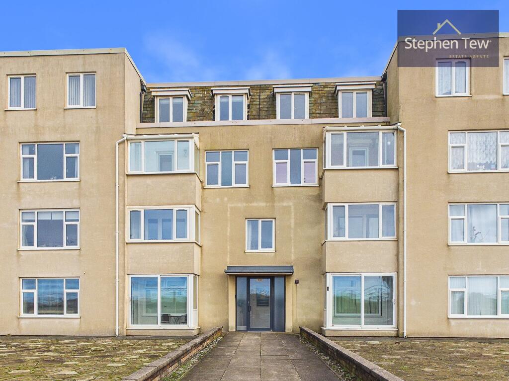 2-bed flat on Promenade, Crescent Court Promenade, FY4, £80,000